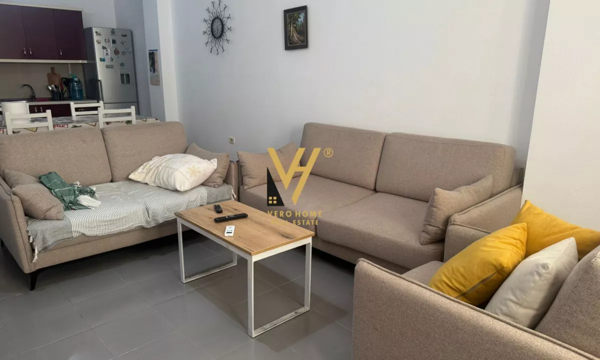 Shtepi ne shitje Apartament ne Tirane, 2+1, Mobilimi E mobiluar, Pagesa 163,000  Euro.