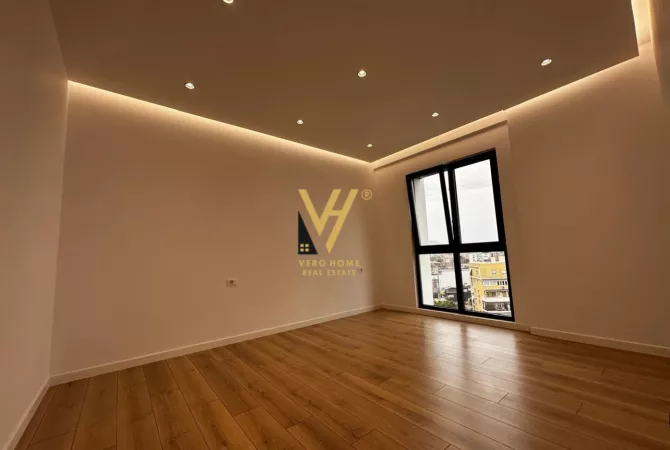 JEPET AMBIENT 105 M2 TE ARLIS, FARMACIA 10 750 EURO