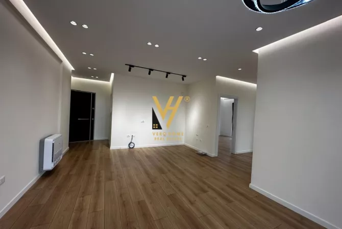 JEPET AMBIENT 105 M2 TE ARLIS, FARMACIA 10 750 EURO