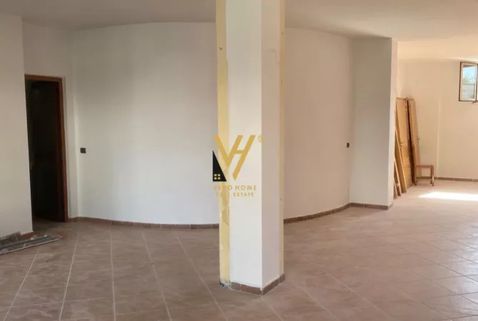 JEPET AMBIENT BIZNESI 100 M2 ME QIRA NE XHAMLLIK 60.000 LEKE