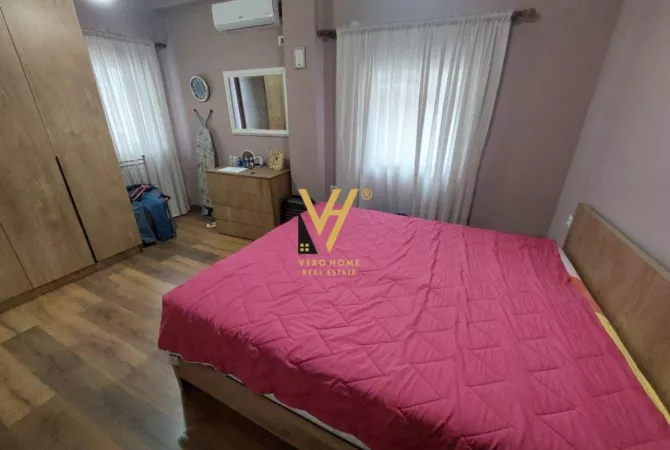Shtepi ne shitje Apartament ne Tirane, 5+1, Mobilimi E mobiluar, Pagesa 450,000  Euro.
