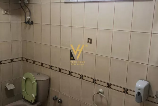 JEPET AMBIENT 230 M2 ME QIRA NE BRRYL 1.500 EURO