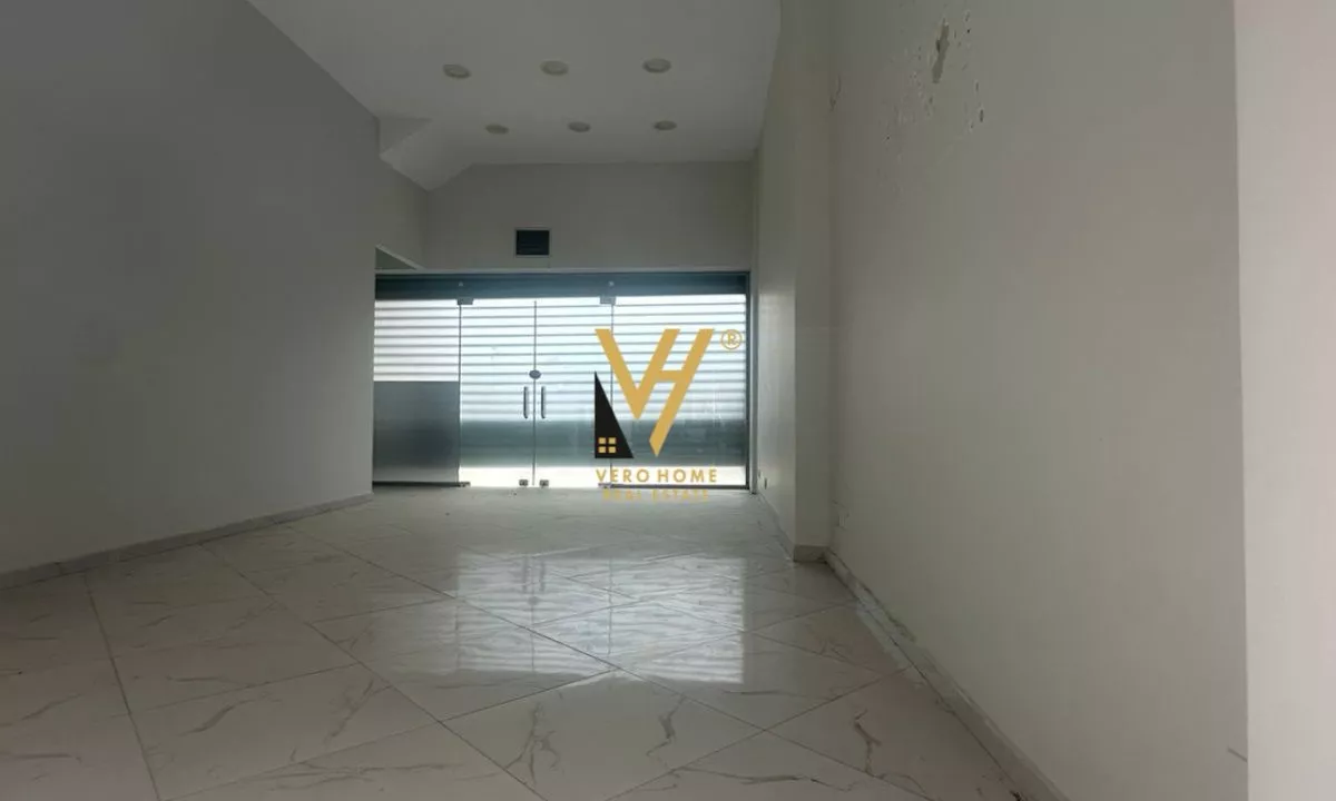 JEPET AMBIENT BIZNESI 60 M2 ME QERA TE NISHARAKU 900 EURO