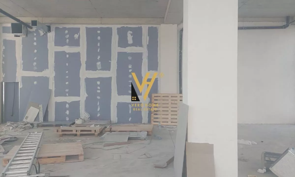 JEPET DYQAN 160 M2 ME QERA TE LIQENI I THATE 1.800 EURO