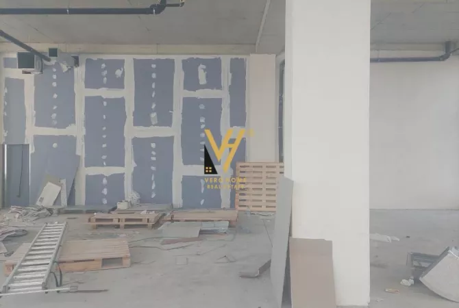 Business Property for Rent 1+1 in Tirana - 1,800 Euro