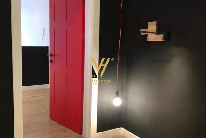 Business Property for Rent 3+1 in Tirana - 1,100 Euro