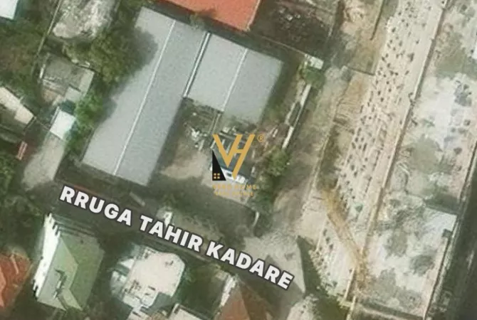 Truall ose Toke ne Tirane - 2,500 Euro