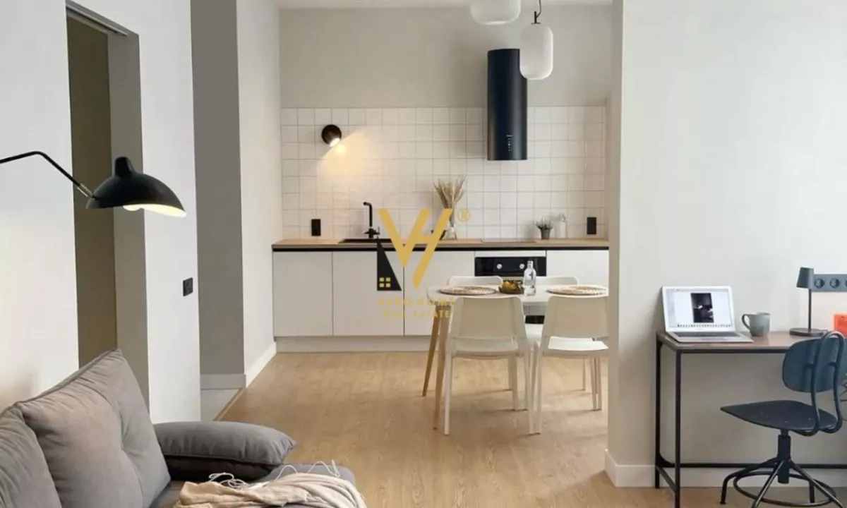 Shtepi ne shitje Apartament ne Tirane, 3+1, Mobilimi E mobiluar, Pagesa 578,000  Euro.