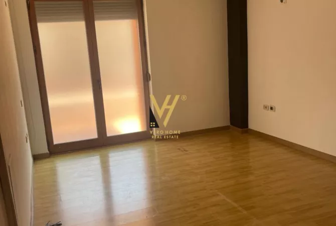 Business Property for Rent 3+1 in Tirana - 1,100 Euro