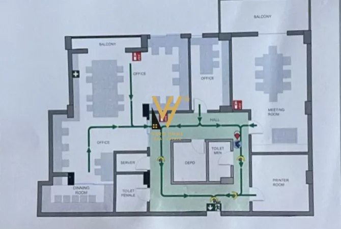 JEPET AMBIENT KOMERCIAL 220 M2 ME QERA NE MYSLYM SHYR 1.100 EURO