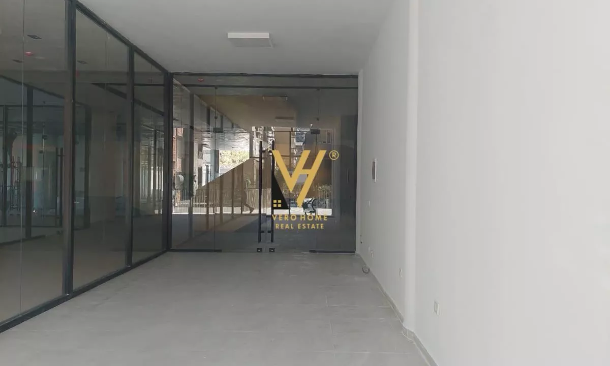 JEPET DYQAN 73 M2 ME QERA TE MINE PEZA 1.500 EURO