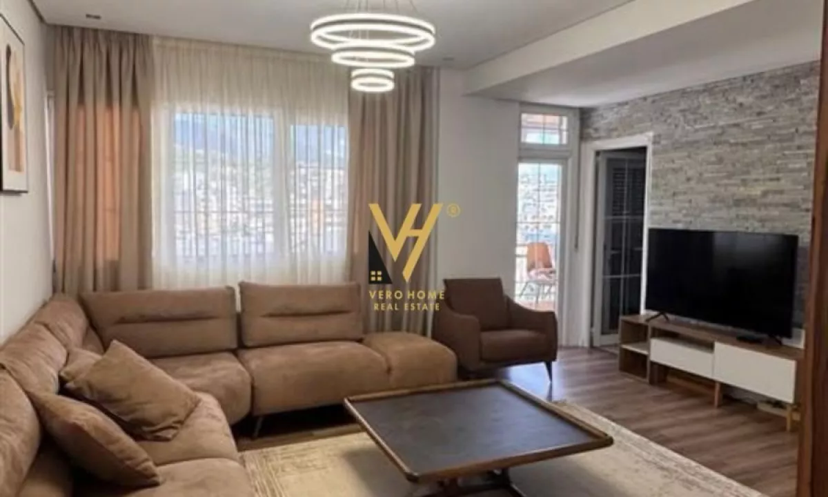 Shtepi me qera Apartament ne Tirane, 3+1, Mobilimi E mobiluar, Pagesa 650  Euro.