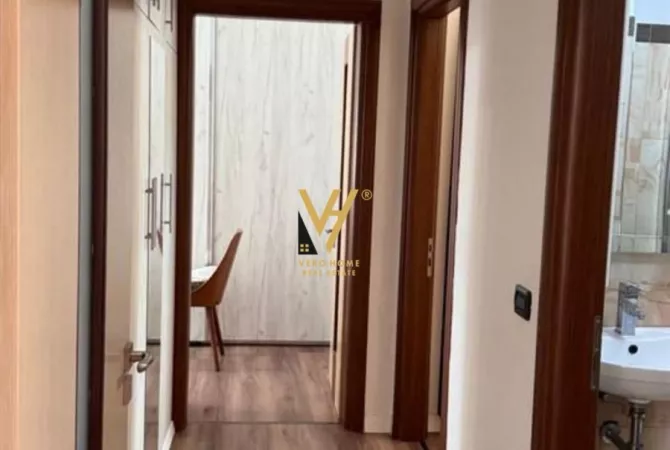 Shtepi me qera Apartament ne Tirane, 3+1, Mobilimi E mobiluar, Pagesa 650  Euro.