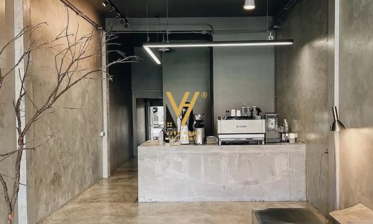 SHITET NJESI BIZNESI 65 M2 TE STADIUMI DINAMO 650.000 EURO