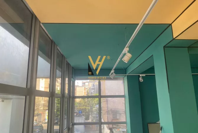 Business Property for Rent 3+1 in Tirana - 1,050 Euro