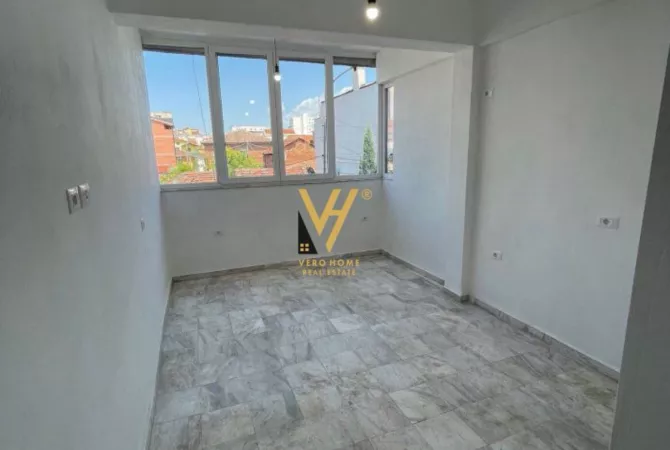 JEPET AMBIENT BIZNESI 90 M2 ME QERA TE SELVIA 900 EURO