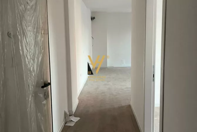 Business Property for Rent 3+1 in Tirana - 1,000 Euro