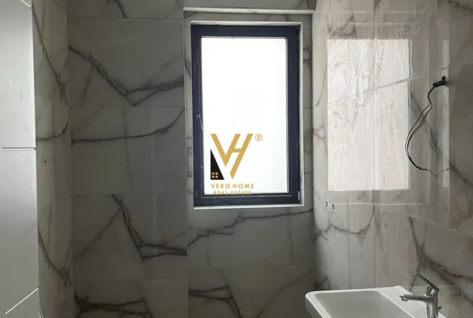 JEPET ZYRE 90 M2 ME QIRA TE MYSLYM SHYRI 1.000 EURO