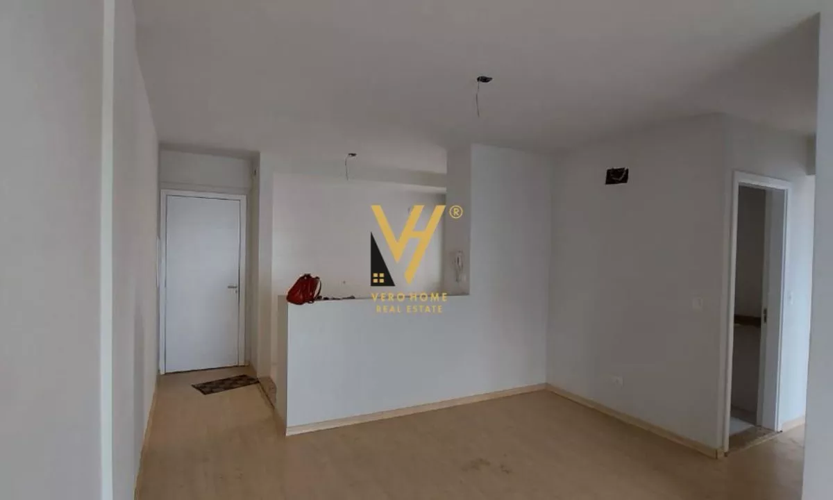 Shtepi ne shitje Apartament ne Tirane, 1+1, Mobilimi Bosh, pa mobiluar, Pagesa 115,000  Euro.