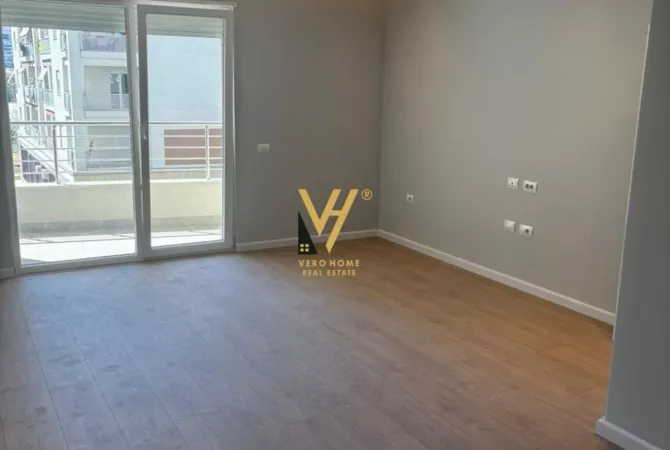 Business Property for Rent 3+1 in Tirana - 130,000 Leke