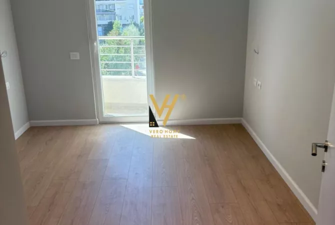 JEPET ZYRE 120 M2 ME QIRA TE KIKA 2, KOMUNA E PARISIT 130.000 LEKE