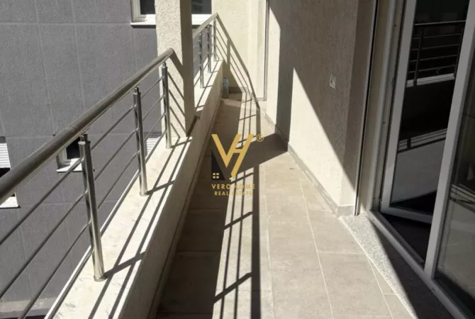 Business Property for Rent 3+1 in Tirana - 130,000 Leke