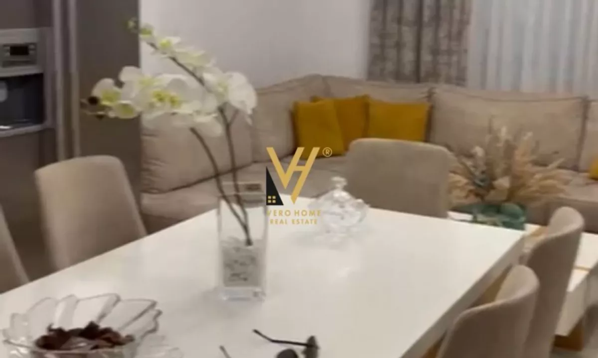 Shtepi ne shitje Apartament ne Tirane, 2+1, Mobilimi Bosh, pa mobiluar, Pagesa 205,000  Euro.