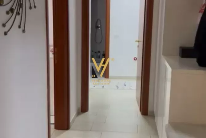 Shtepi ne shitje Apartament ne Tirane, 2+1, Mobilimi Bosh, pa mobiluar, Pagesa 205,000  Euro.