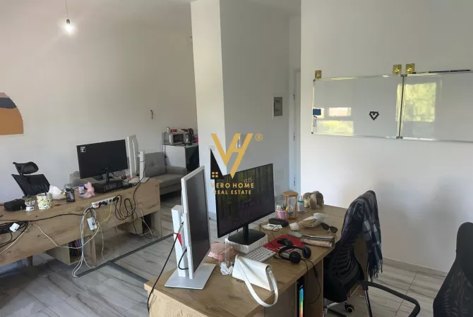 Business Property for Rent 3+1 in Tirana - 650 Euro