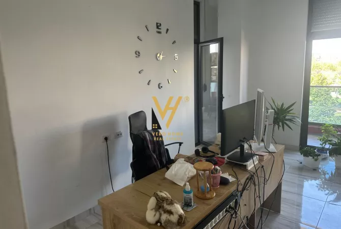 Business Property for Rent 3+1 in Tirana - 650 Euro