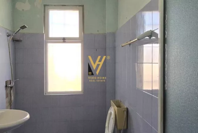 Shtepi ne shitje Apartament ne Tirane, 1+1, Mobilimi Bosh, pa mobiluar, Pagesa 125,000  Euro.