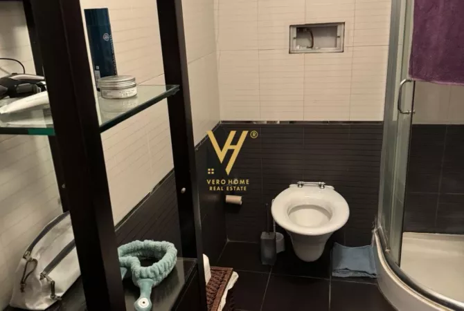 Shtepi ne shitje Apartament ne Tirane, 2+1, Mobilimi E mobiluar, Pagesa 206,000  Euro.