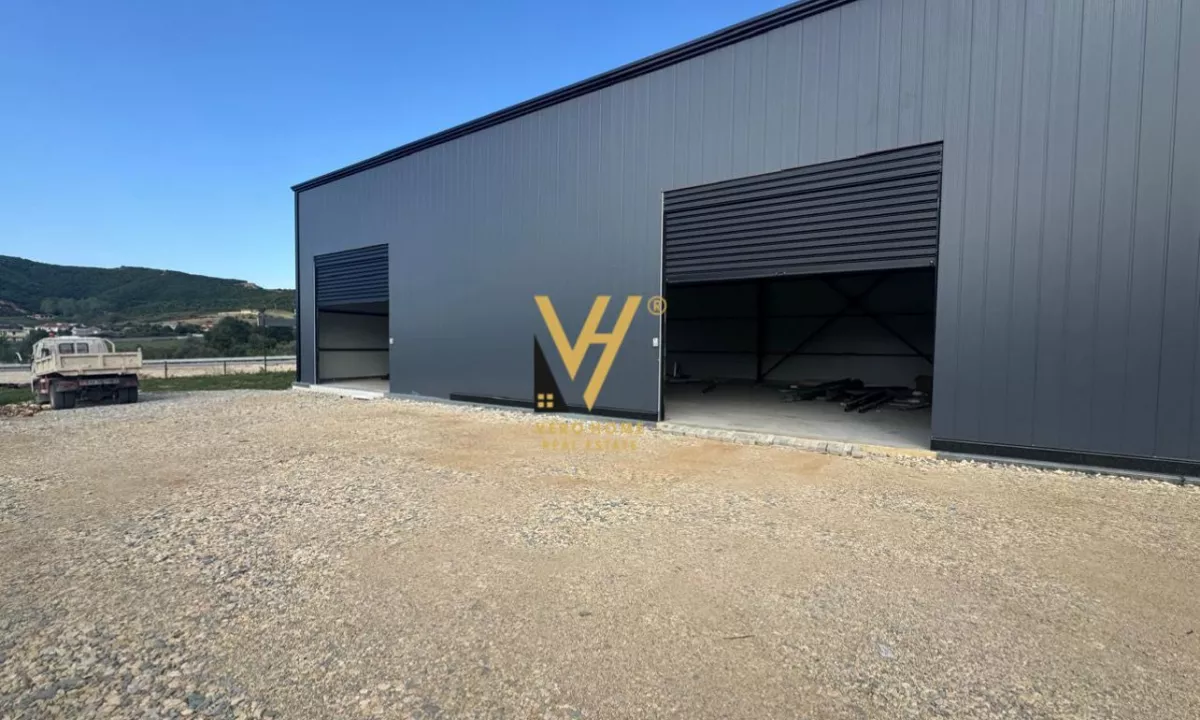 JEPET KAPANON 100 M2 ME QIRA TE RRUGA E ARBRIT 700 EURO