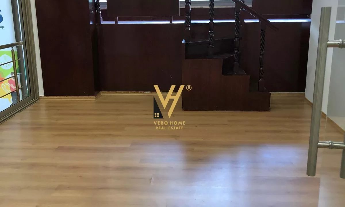 JEPET ZYRE 65 M2 ME QIRA NE QENDER 1.500 EURO