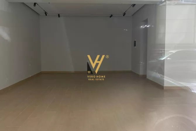 Business Property for Rent 1+1 in Tirana - 400,000 Leke