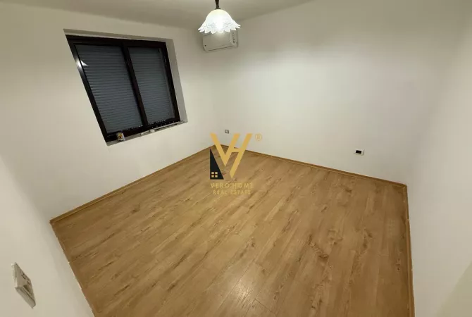 Business Property for Rent 3+1 in Tirana - 700 Euro