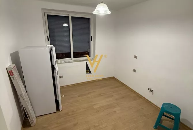 Business Property for Rent 3+1 in Tirana - 700 Euro