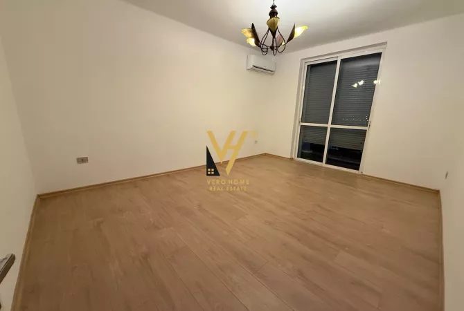 JEPET ZYRE 60 M2 ME QIRA TE ISH BLLOKU 700 EURO