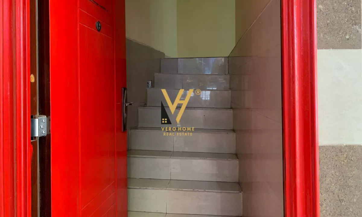 JEPET AMBIENT 30 M2 ME QIRA TE RRUGA E DURRESIT 450 EURO