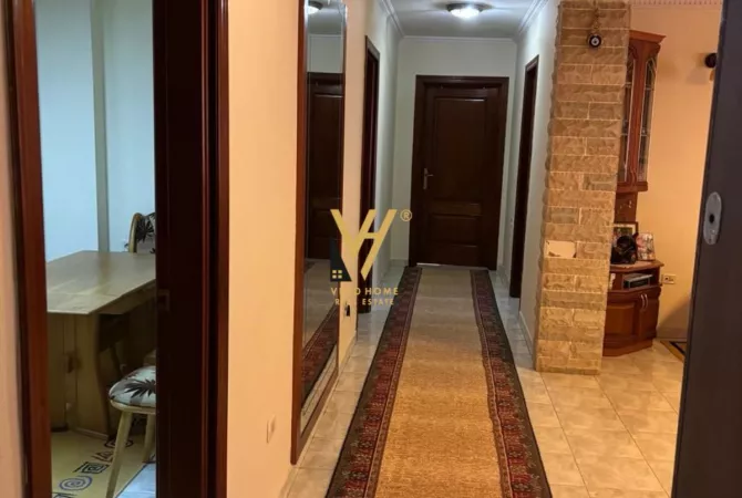 Shtepi ne shitje Apartament ne Tirane, 2+1, Mobilimi E mobiluar, Pagesa 310,000  Euro.