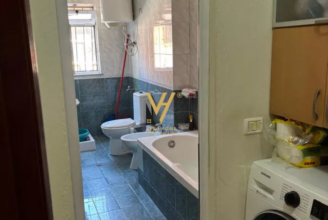 Shtepi ne shitje Apartament ne Tirane, 2+1, Mobilimi E mobiluar, Pagesa 310,000  Euro.