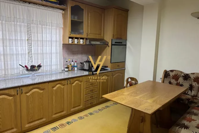 Shtepi ne shitje Apartament ne Tirane, 2+1, Mobilimi E mobiluar, Pagesa 310,000  Euro.