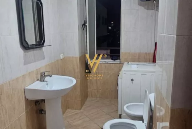 Shtepi ne shitje Apartament ne Tirane, 1+1, Mobilimi E mobiluar, Pagesa 110,000  Euro.