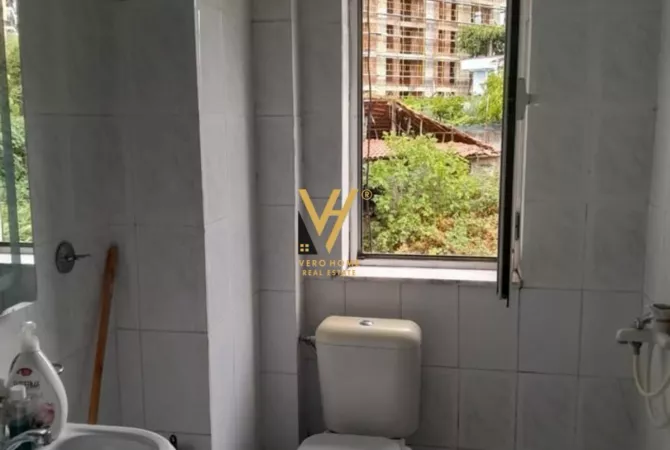 Shtepi ne shitje Apartament ne Tirane, 2+1, Mobilimi E mobiluar, Pagesa 11,500,000  Leke.