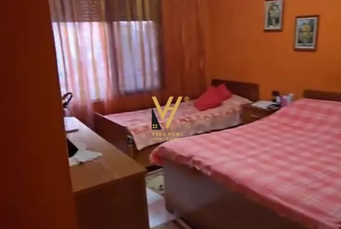 Shtepi ne shitje Apartament ne Tirane, 1+1, Mobilimi E mobiluar, Pagesa 106,000  Euro.