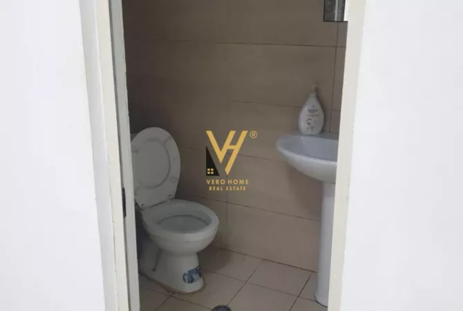 Business Property for Rent 1+1 in Tirana - 50,000 Leke