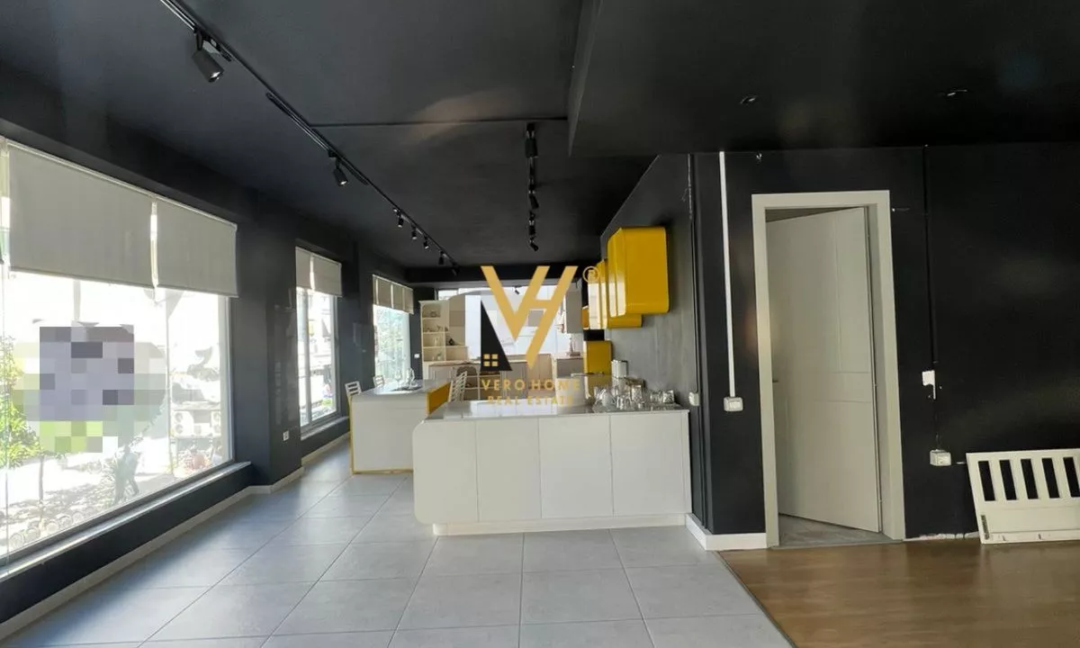 SHITET AMBIENT 200 M2 TE RRUGA EDUARD MANO 520.000 EURO