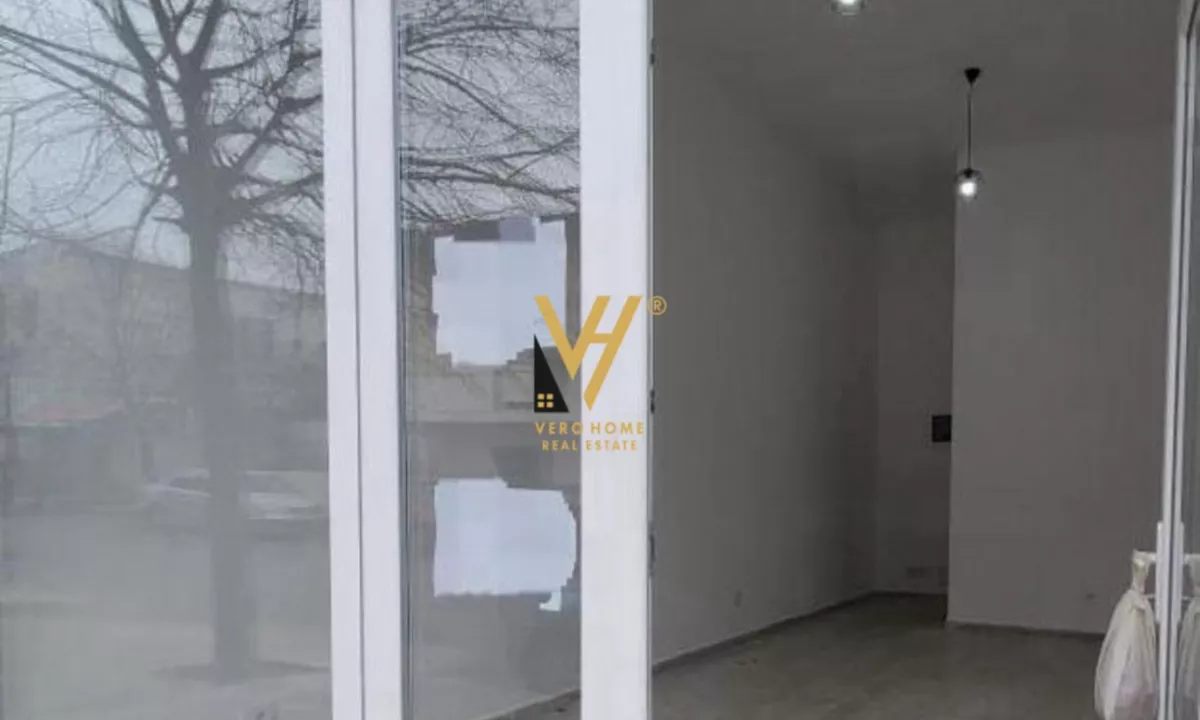 JEPET AMBIENT 66 M2 ME QIRA NE VASIL SHANTO 1.400 EURO