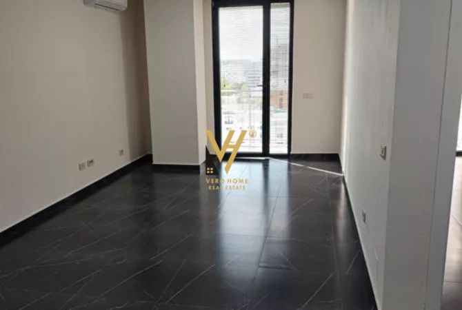 Business Property for Rent 3+1 in Tirana - 550 Euro