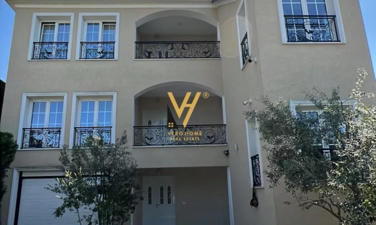 Shtepi ne shitje Vila Luksoze ne Tirane, 6+1, Mobilimi E mobiluar, Pagesa 265,000  Euro.